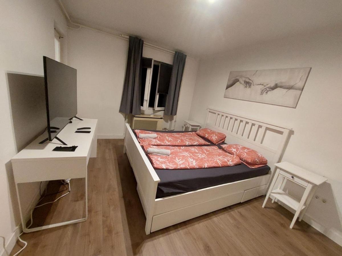 Roland Apartment - Nepliget บูดาเปสต์ ภายนอก รูปภาพ