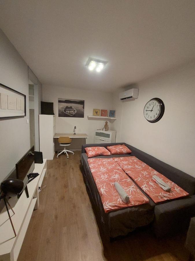 Roland Apartment - Nepliget บูดาเปสต์ ภายนอก รูปภาพ